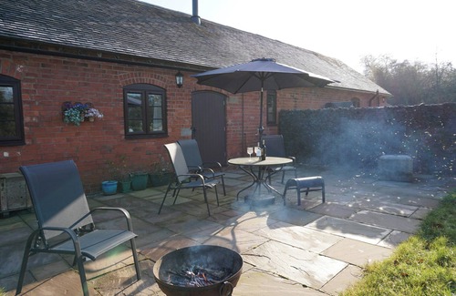 Billingsley Apartment | Tranquil Farlow Retreat, Sleeps 4 With Parking
