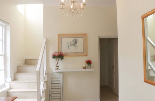 Claremont House | Tranquil Gem. Centrally located. Family retreat.
