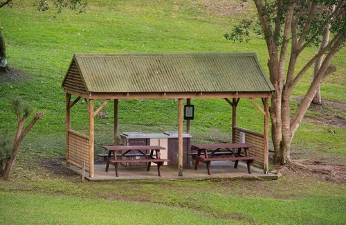 Advancetown Apartment | Tranquil Hinterland setting, close to GC attractions sleeps 6, 24 - 31 January