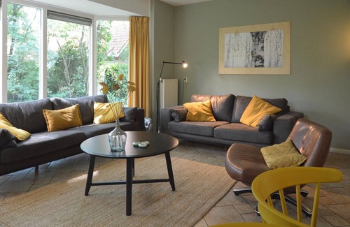 Lemele House | Tranquil Holiday Home in Lemele with Terrace