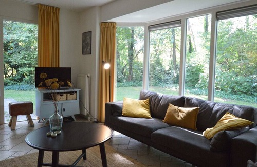 Lemele House | Tranquil Holiday Home in Lemele with Terrace