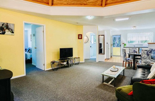 Eagle Heights House | Tranquil Mountain Escape / Tamborine Mountain