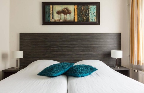 De Bult Hotel | Tranquil Nature Stay Near Giethoorn Canals & Weerribben-Wieden Trails
