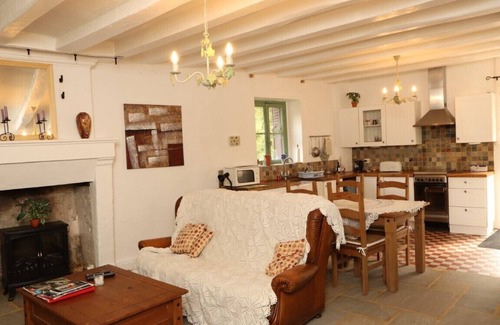 Lhomme Cottage | Tranquil riverside cottage in grounds of watermill.