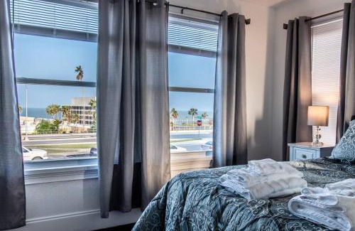 Del Mar House | Tranquil Terrace - Whole Duplex