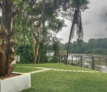 Kuttattukulam Villa | Tranquil Villa by River Peaceful stay by Homeyhuts