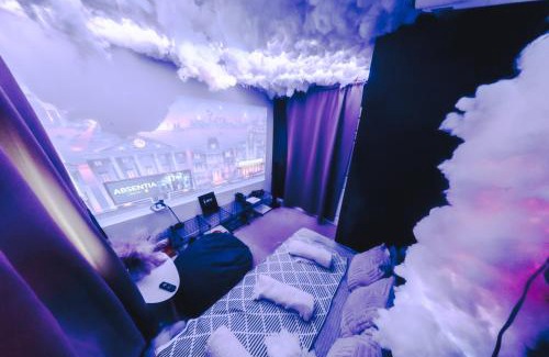 Coldharbour Apartment | TranquilHaus! 3BR Retreat with Spa Saunas, Hot Tub & Garden Cinema