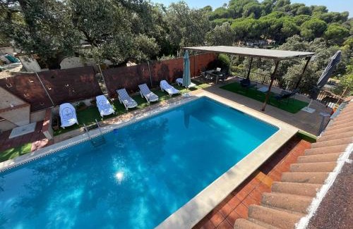 Cordoba Apartment | TrassierraRooms - Chalet a 10 min de Córdoba, con jacuzzi privado y piscina semi-privada