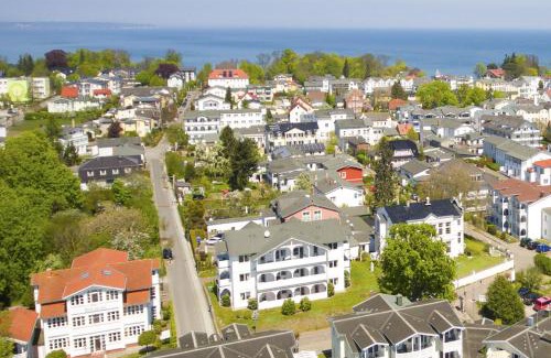 Gohren Apartment | traumhafter Meerblick, schicke Ferienwohnung mit Balkon - Villa Fernsicht FeWo 12