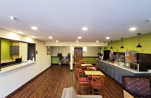Miner Hotel | Travel Inn & Suites - Sikeston/Miner (i-55 Exit-67)