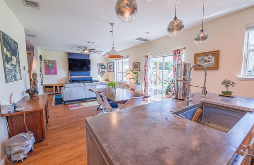 McNeil House | Traveler's Oasis: Cozy HavennRoom for rent with shared common areas