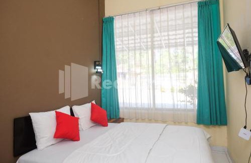 Semarang Hotel | Travelista Homestay near GOR Candradimuka Semarang Mitra RedDoorz
