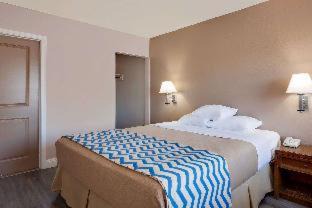 Downtown Hotel | Travelodge by Wyndham Eureka