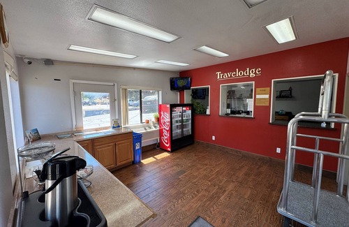 Downtown Klamath Falls Hotel | Travelodge by Wyndham Klamath Falls