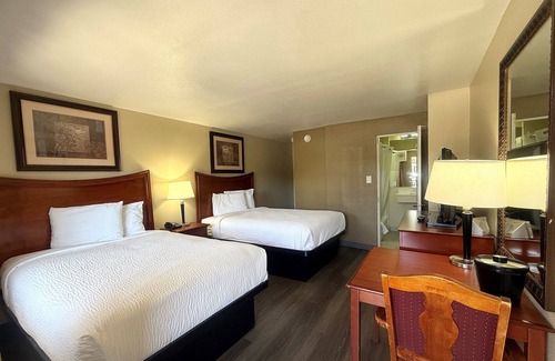 Downtown Klamath Falls Hotel | Travelodge by Wyndham Klamath Falls