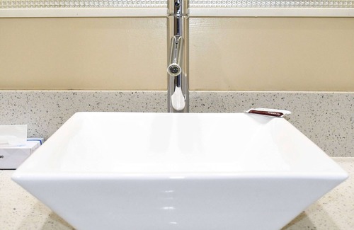 East Village Hotel | Travelodge by Wyndham Long Beach Convention Center