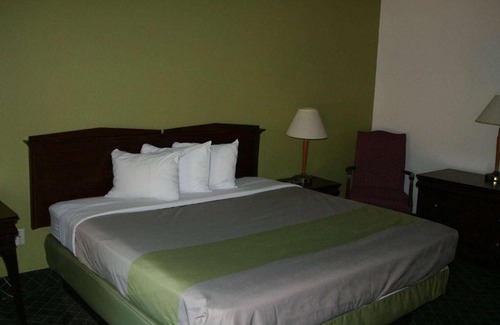 Roanoke Hotel | Travelodge by Wyndham Roanoke