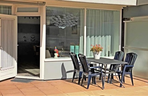 Municipality of IJsselstein House | | Travl.is Expats | NL # Ijsselstein Riverside Zen
