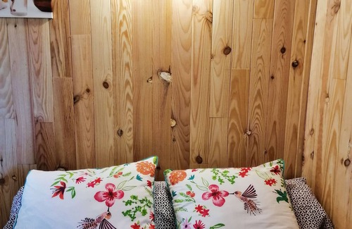 Saint-Thomas-de-Courceriers Bed & Breakfast | "Treehouse Retreat with Pool, Farm Animals & Fishing in Saint-Thomas-de-Courceriers"