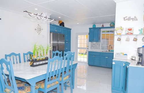 Treasure Beach House | Treasure Beach Inn and Bar Room #4