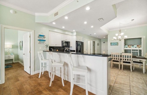 Lower Grand Lagoon Apartment | Treasure Island 0303
