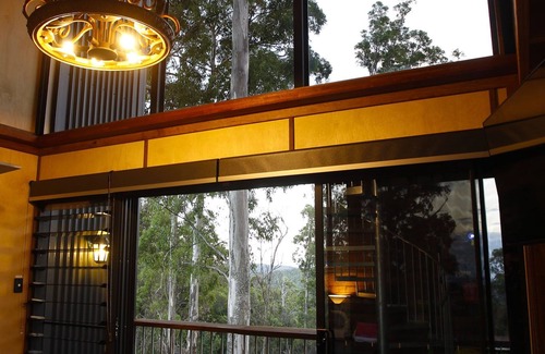 Austinville House | TREE HOUSE #1. Private, stone bath with amazing views of Gold Coast Hinterland