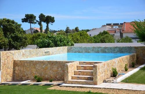 Quinta Do Conde House | Tree House - Casa Limoeiro