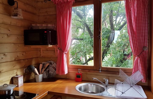 Sainte-Suzanne Cottage | Tree house in a litchi