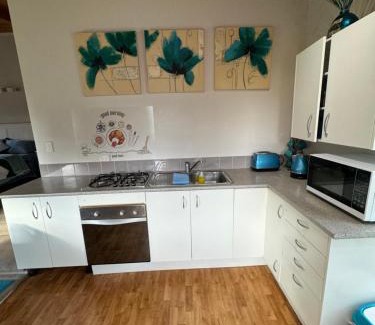 Pakaraka Ski Chalet | Tree Top Cabin树上小木屋Bay of islands, Paihia