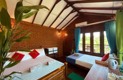 Sigiriya Villa | Tree Top View Tree House