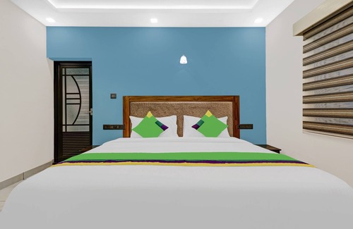 Chottanikkara Hotel | Treebo Pushpak Service Apartment