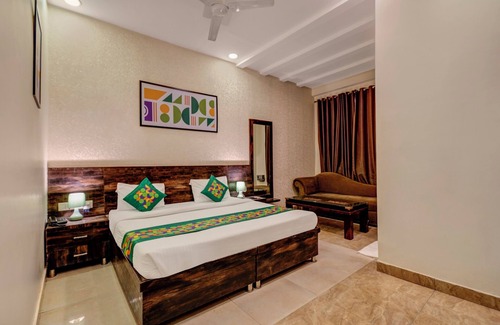 Alambagh Hotel | Treebo Riddhi Paradise - 15 mins from Airport