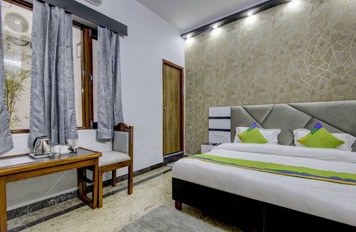 IMT Manesar Hotel | Treebo Sai Village, Manesar