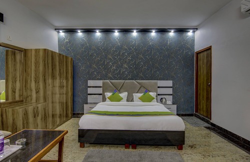 IMT Manesar Hotel | Treebo Sai Village, Manesar