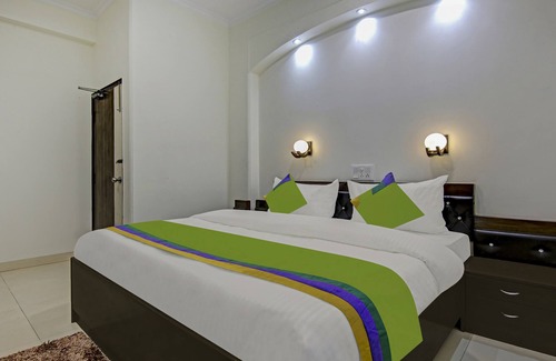 Sushant Lok Hotel | Treebo Trend Amexx Sector 55