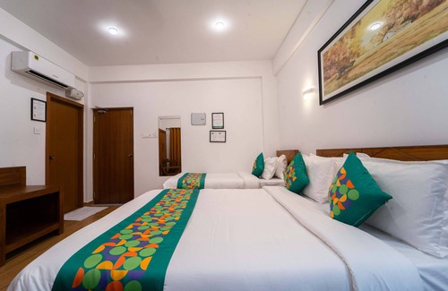 Thiruvananthapuram Hotel | Treebo West Fort Divine – Near Padmanabhaswamy Temple