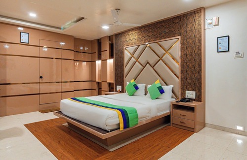 Bhilad Hotel | Treebo Westview