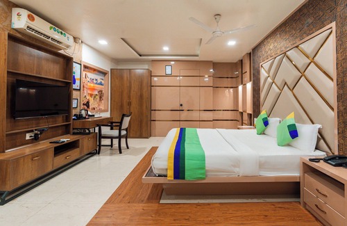 Bhilad Hotel | Treebo Westview