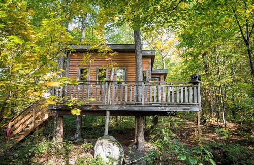Saint-Faustin-Lac-Carre House | Treehouse #07 (In the forest)