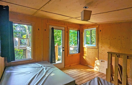 Saint-Faustin-Lac-Carre House | Treehouse #14 (in the forest)