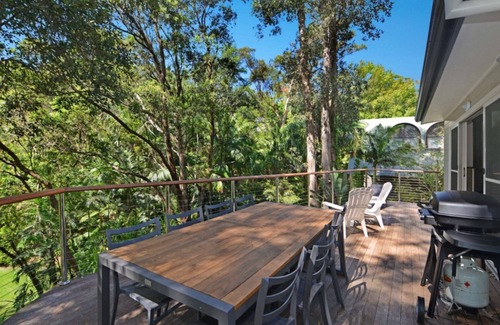 Macmasters Beach House | Treehouse on Stone - House and Private Guest Suite