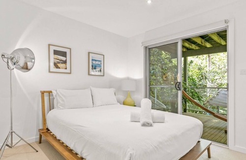 North Avoca House | Treetop house in North Avoca - 3 mins to beach