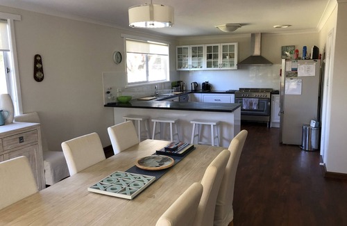 Augusta House | Treetops - a riverside refuge with treetop aspect and river access