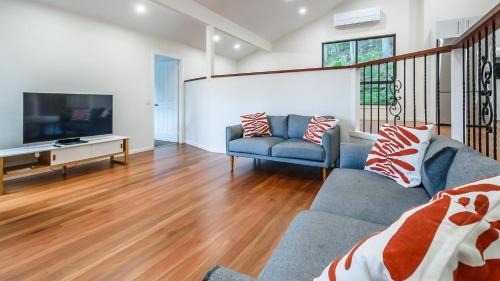Hardys Bay House | 'Treetops On The Bay - Water Views' by HolidayCo