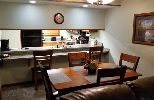 Gatlinburg Resort | Treetops Resort on Roaring Fork Stream Gatlinburg 2Bd2Ba Condo SATURDAY Check In
