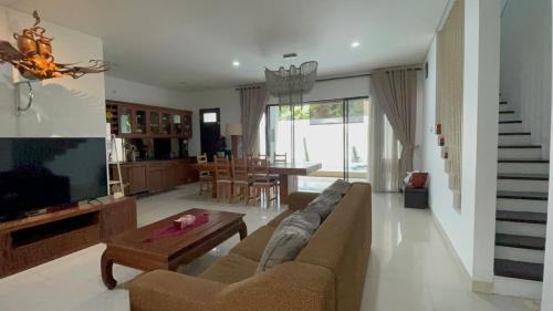 Depok House | Treevilla 3 Bedroom Home with Private Pool in Jagakarsa South Jakarta
