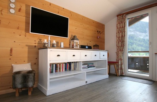 Leukerbad Apartment | Trendy alpine-style vacation apartment for 2 people in a central, quiet location