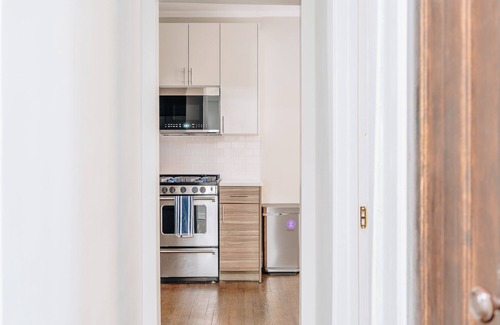 Ravenswood Manor Apartment | Trendy|Comfortable|1BR|Lincoln Square