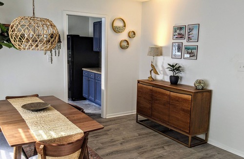 Kiska Beach House | Trendy Cottage - Short walk to the beach - Backyard Oasis