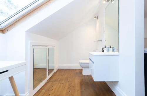 Oxford House | Trendy Terraced House in Central Oxford